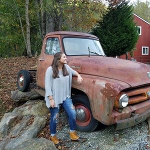 Meet your Posher, Olivia